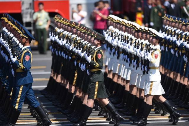 国外网友是如何看待中国阅兵仪式的？印度网友评论出乎国人意料！