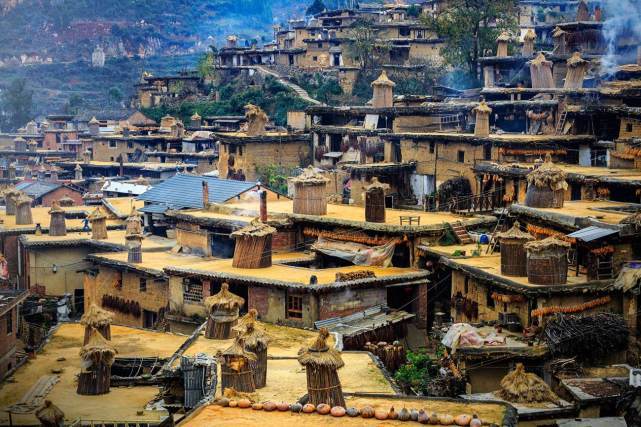 中国最怪古村落:你家屋顶是我家的庭院
