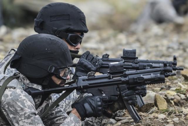 香港飞虎队采购德国MP5冲锋枪遭拒: 为何不使用国产装备?