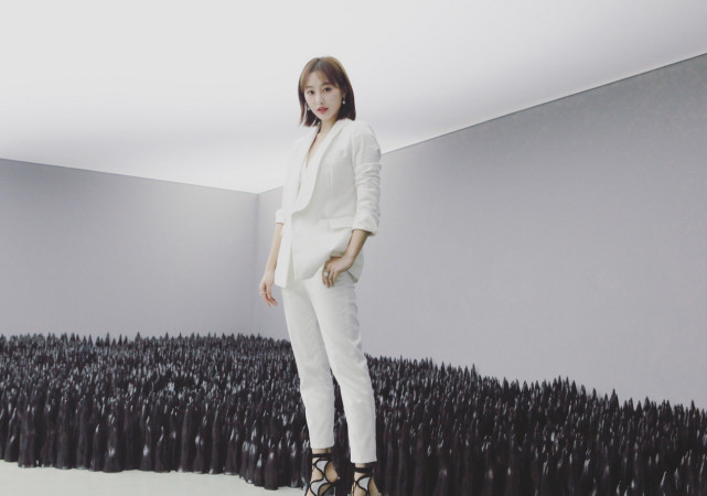 她做了一件事,让佟丽娅至今不原谅,撞脸王鸥穿