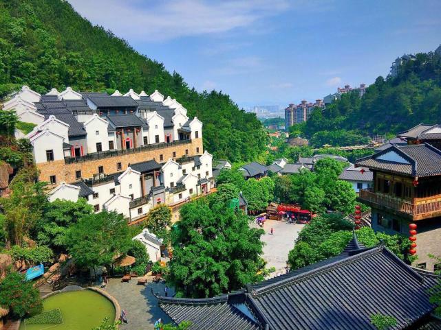 中国排名第一的省份，原来还有几个这么穷的地级市！