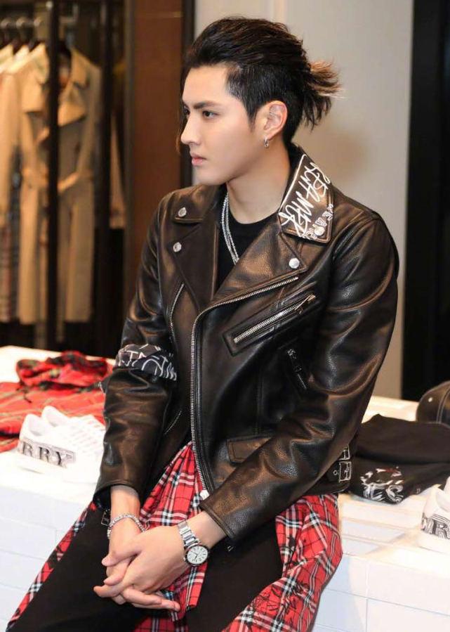 赵丽颖吴亦凡《想你》白鞋拥抱不奇怪, 赵丽颖