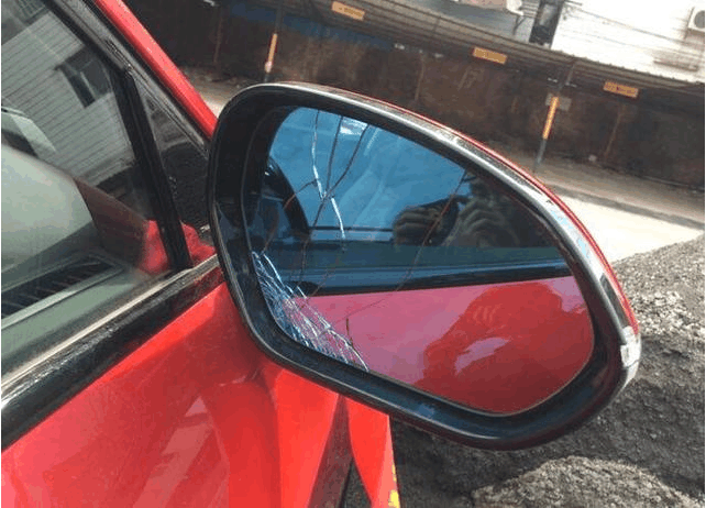 新提WEY VV7停车位死活倒不出来, 车主: 车太