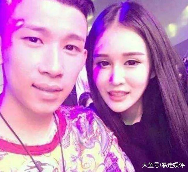 同是拜佛赵本山前呼后拥 李天佑却像烤羊肉串 网友 姜是老的辣
