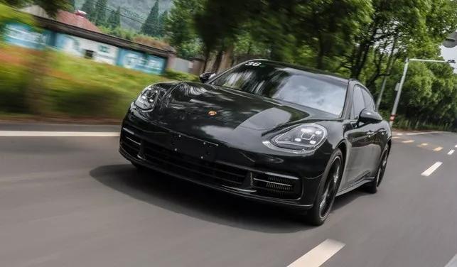 豪华轿跑保时捷Panamera 4S行政加长版