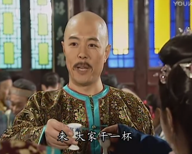 还珠格格:箫剑和皇上一起喝酒时，你留意过尔康的举动吗?