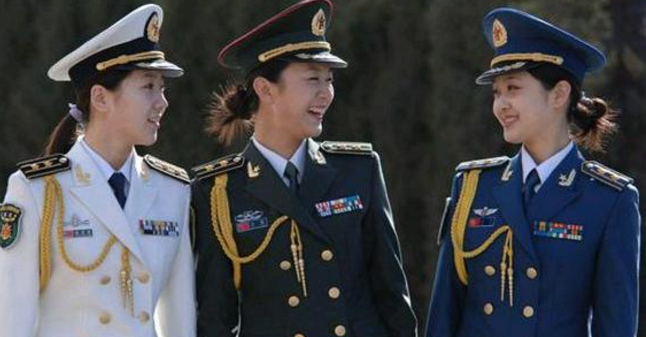 中国军队连续更换了5次军服,官兵们为何都没有