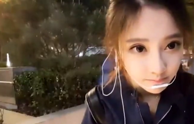 漂亮可爱主播当面教化妆 卸下妆的那一刻吓坏