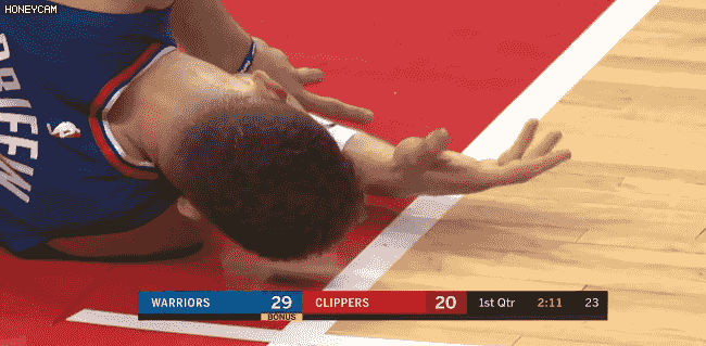 格里芬倒地抽搐, 库里自己放弃进攻, 蝗去轻拍