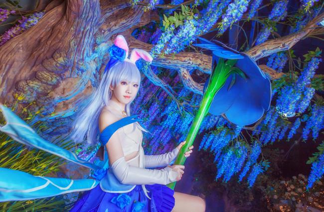 公孙离cosplay花间舞,瑶cos遇见神鹿 王者荣耀cos: 公孙离花间舞, 腿长两米的阿离神还原了