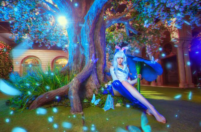 王者荣耀cos: 公孙离花间舞, 腿长两米的阿离神还原了!