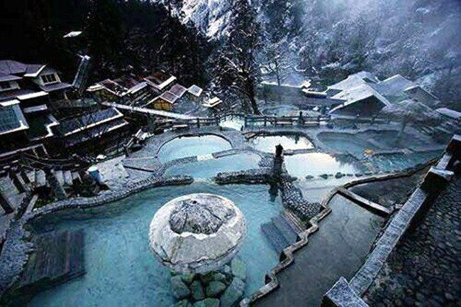 四川最美丽雪景温泉,一到假日好多人都想去——海螺沟温泉