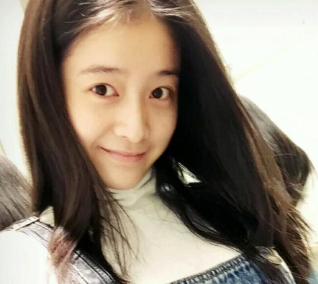 张雪迎近日爆出素颜无修照片, 你觉得她能火