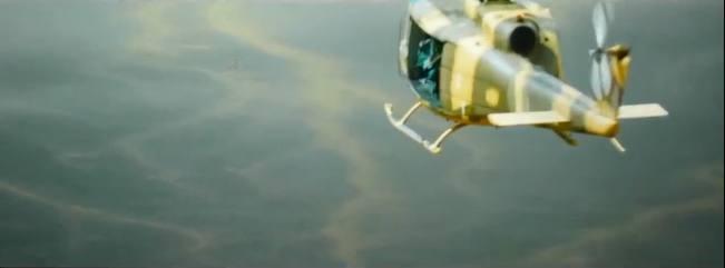 红海行动蹭了吃鸡游戏热度? 帅气跳伞, 成功吃