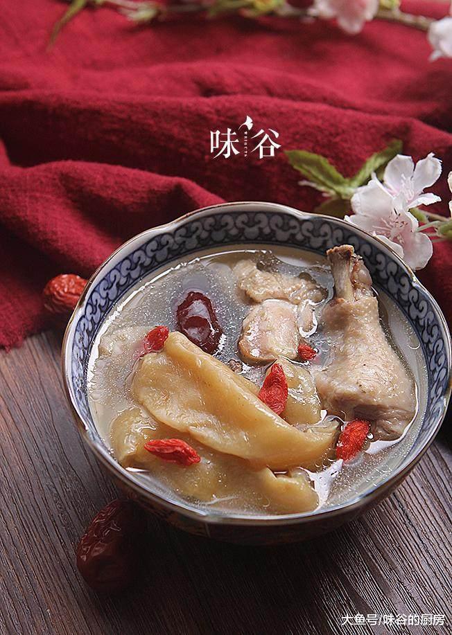 广式的花胶炖鸡汤终于上《舌尖中国3》啦! 但