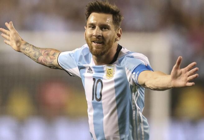 中国足球要求身高要高?看看世界足坛都有哪些