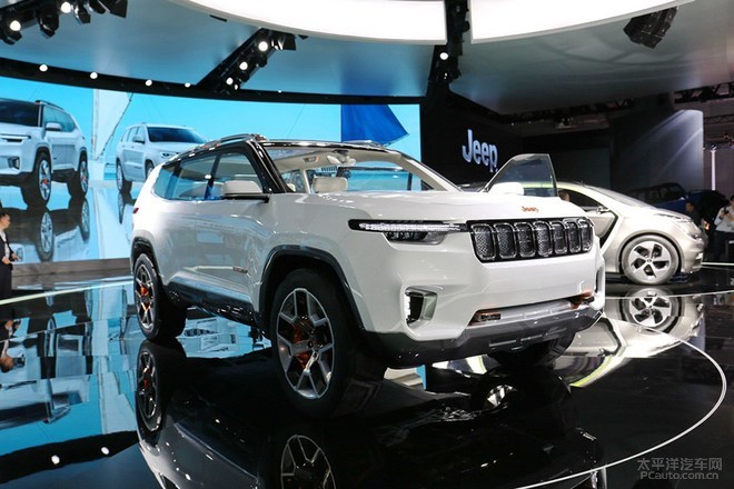 Jeep新7座SUV路试谍照曝光 或命名大指挥官