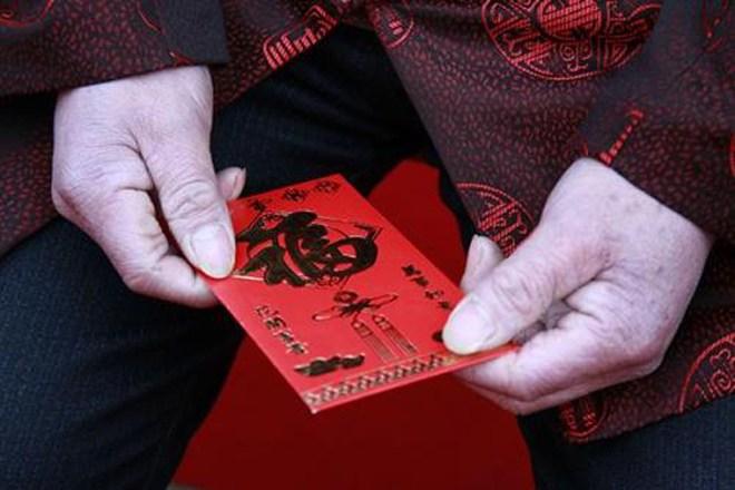 农村过年发压岁钱一般都是发多少100元都拿不出手了吗