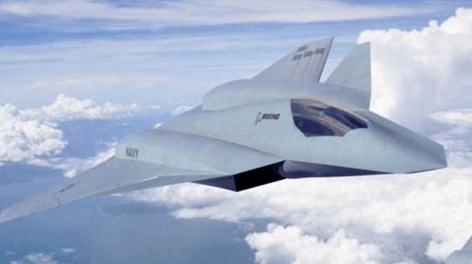 外媒称中国最新歼60战机现身高速路, 美专家哭