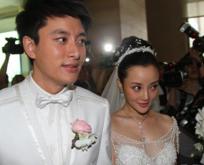 李小璐称情感上一直包容贾乃亮,吐槽老公生活中不会