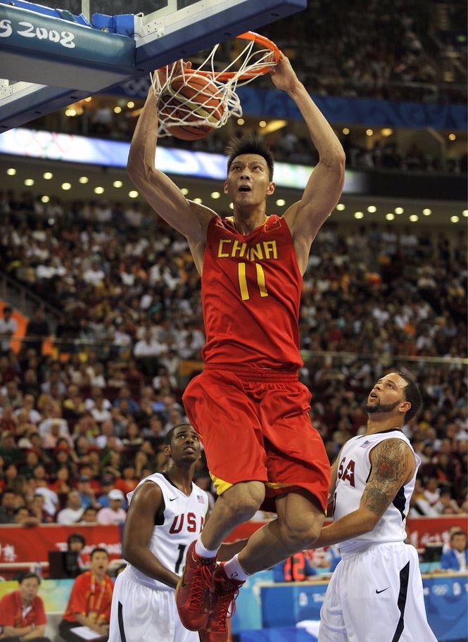 谁是中国篮球史上最强扣将?抱歉,有阿联在你们