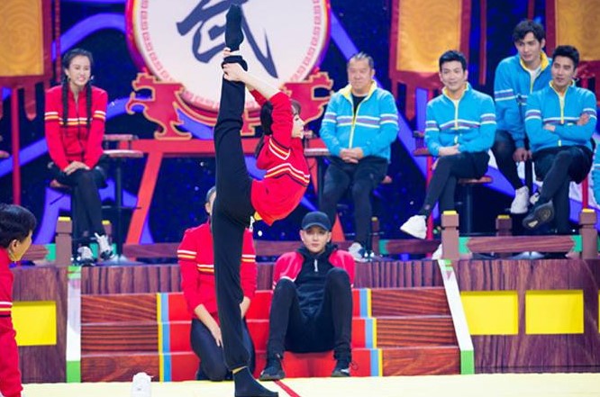 女星一字马:迪丽热巴和景甜很标准,关晓彤有点