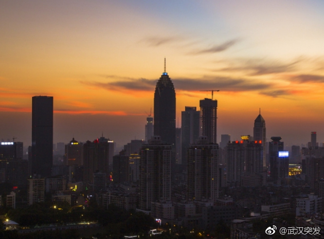 武汉新增103所足球学校 每周至少一节足球课