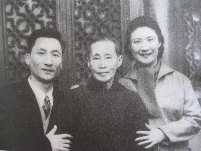 84岁王晓棠近照,儿子去世时的一句话,让她痛到