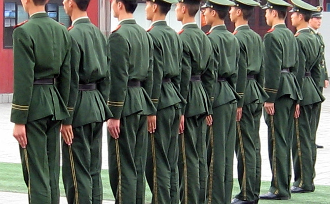 部队军人退伍后留下的后遗症,终身不治但不后悔,你占几个_新浪看点