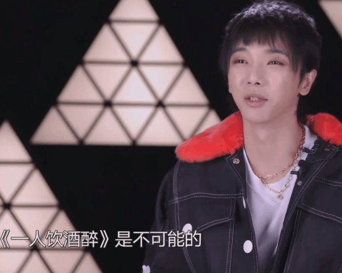 张杰的海豚音有多好听? 一首歌就让费玉清的表