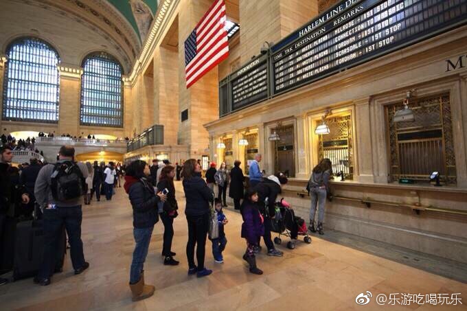 用超广角来表现的大中央火车站,大中央车站位于纽约市曼哈顿中城