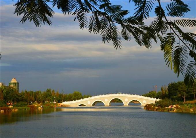 一场地震让这个城市成为一片废墟, 30年后的今