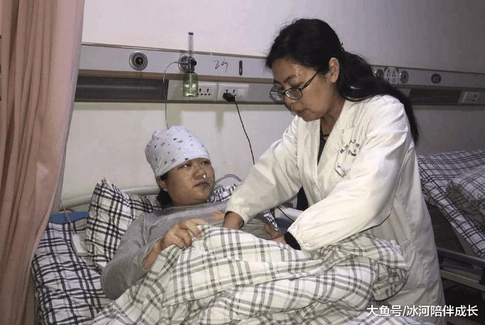 孕妈在38周时提早进行剖腹产, 婴儿要进保温箱