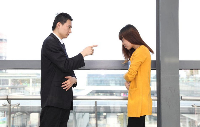 领导单独批评你时,牢记12个字,会让领导对你大