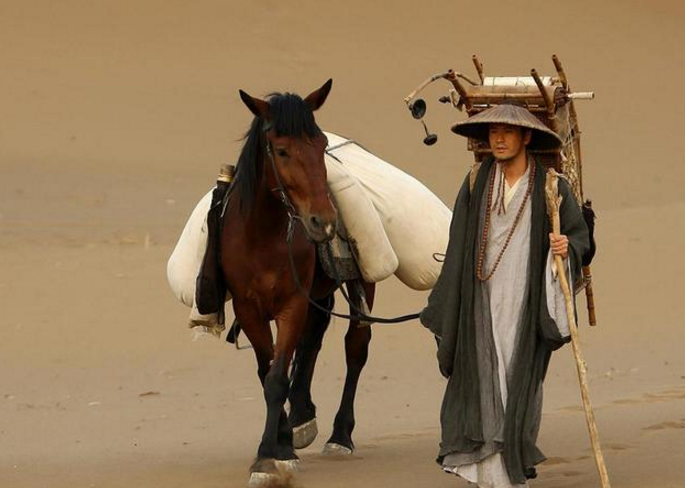 这个河南人厉害了,颜值高学问高,印度人都佩服