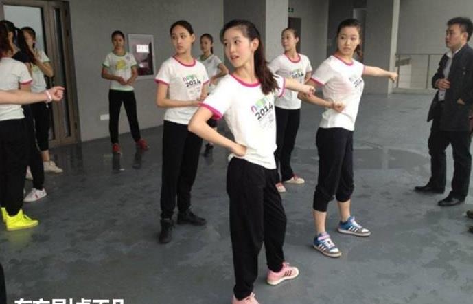 刘强东全家照:父母低调朴实,妹妹刘强茹曾