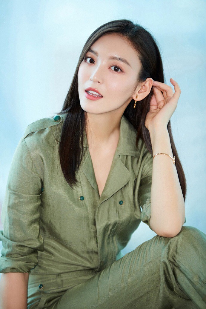 小花旦尤靖茹时而魅惑时而清纯写真 一个阳光又性感的妹子