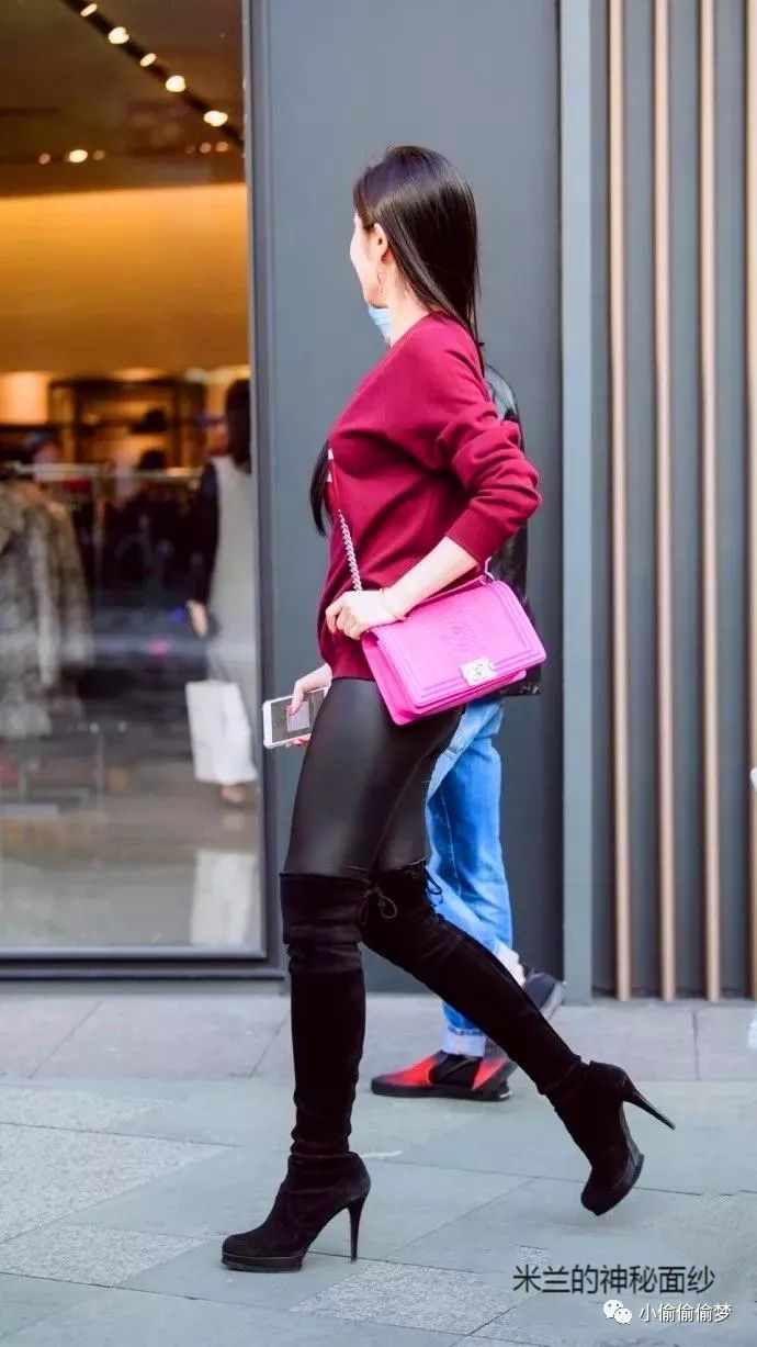 美女街拍:时尚气质的大密 真的是好女配烂汉吗?