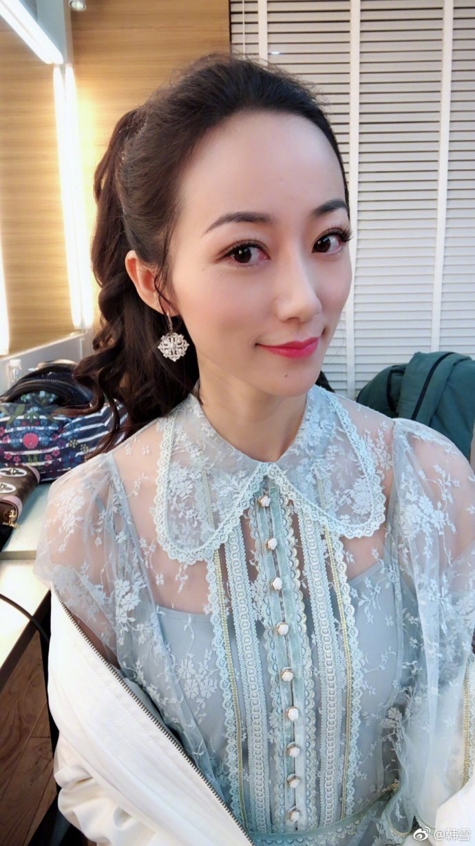 韩雪晒自拍,网友"瘦成蛇精脸,确定没整"还认识吗?