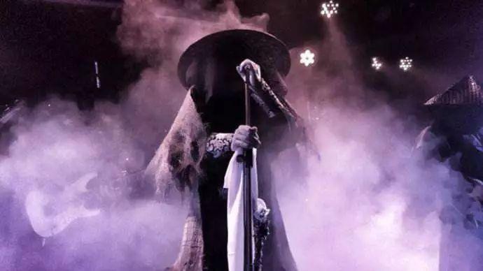 深入中国西南大凉山,绿皮火车奇幻之旅,蒙面女侠身世之谜