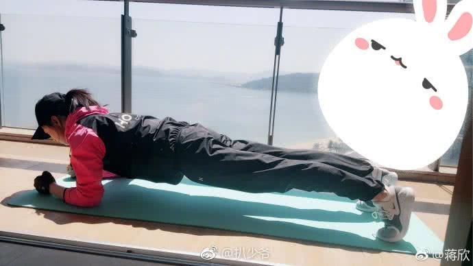 偶遇蒋欣竟退出微胖界，娱乐圈微胖美人就剩她自己