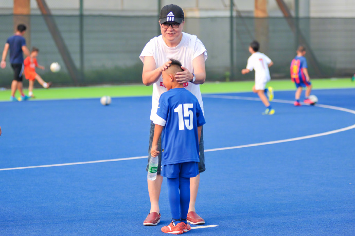 中国足球青训要进步,就得有像董路这样的门外