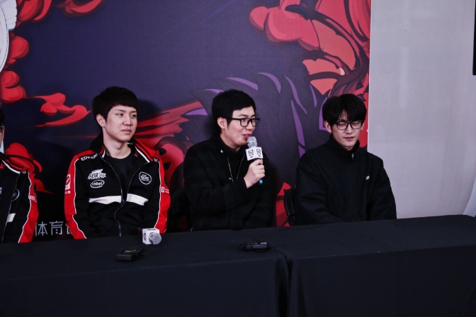 2018德杯EDG赛后采访:iBoy伊泽瑞尔这个版本