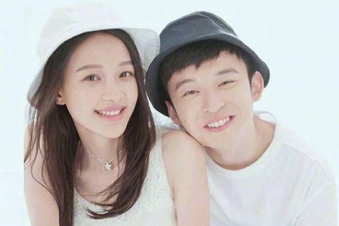 董子健晒和女儿亲密照,孙怡怼道不要蹭我闺女