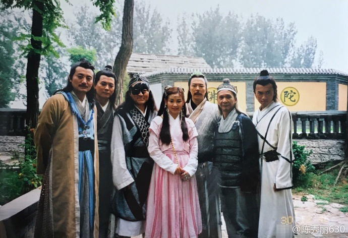 03版《倚天屠龙记》剧照满满的回忆,贾静雯啃