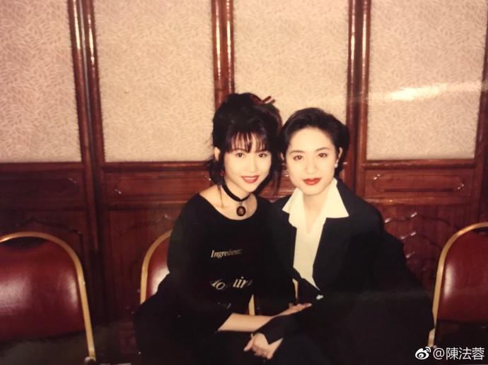 气质美女陈法蓉,发微博翻出老照片,很少人见过