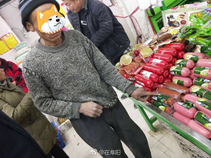 酒瘾上来去偷酒 男子被当场抓获