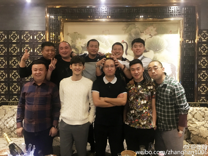 53歲劉嘉玲開(kāi)同學(xué)會(huì)，才發(fā)現(xiàn)明星跟路人的區(qū)別太大了