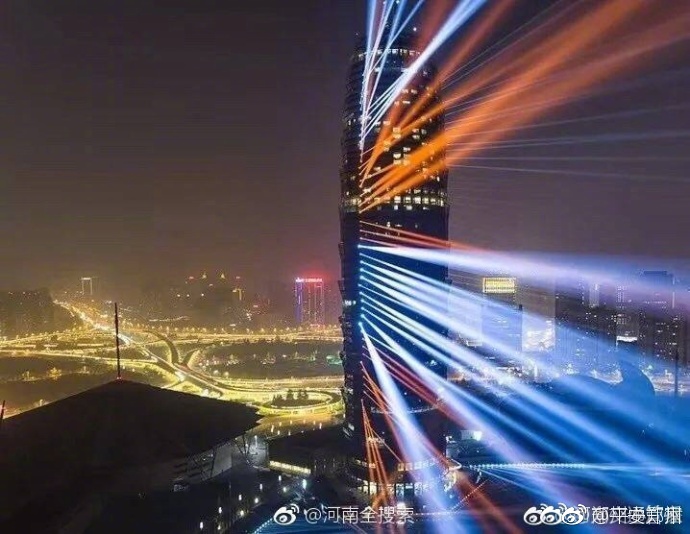 今晚，郑州CBD大玉米将上演跨年灯光秀[憧憬][心]