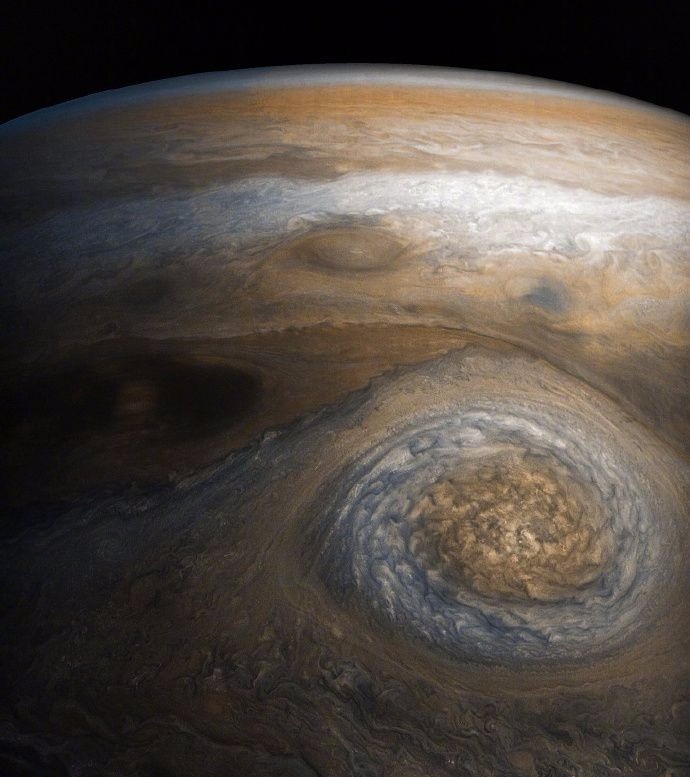 此前人类从未如此近距离拍摄到木星,"朱诺"号探测器于2011年升空,历时